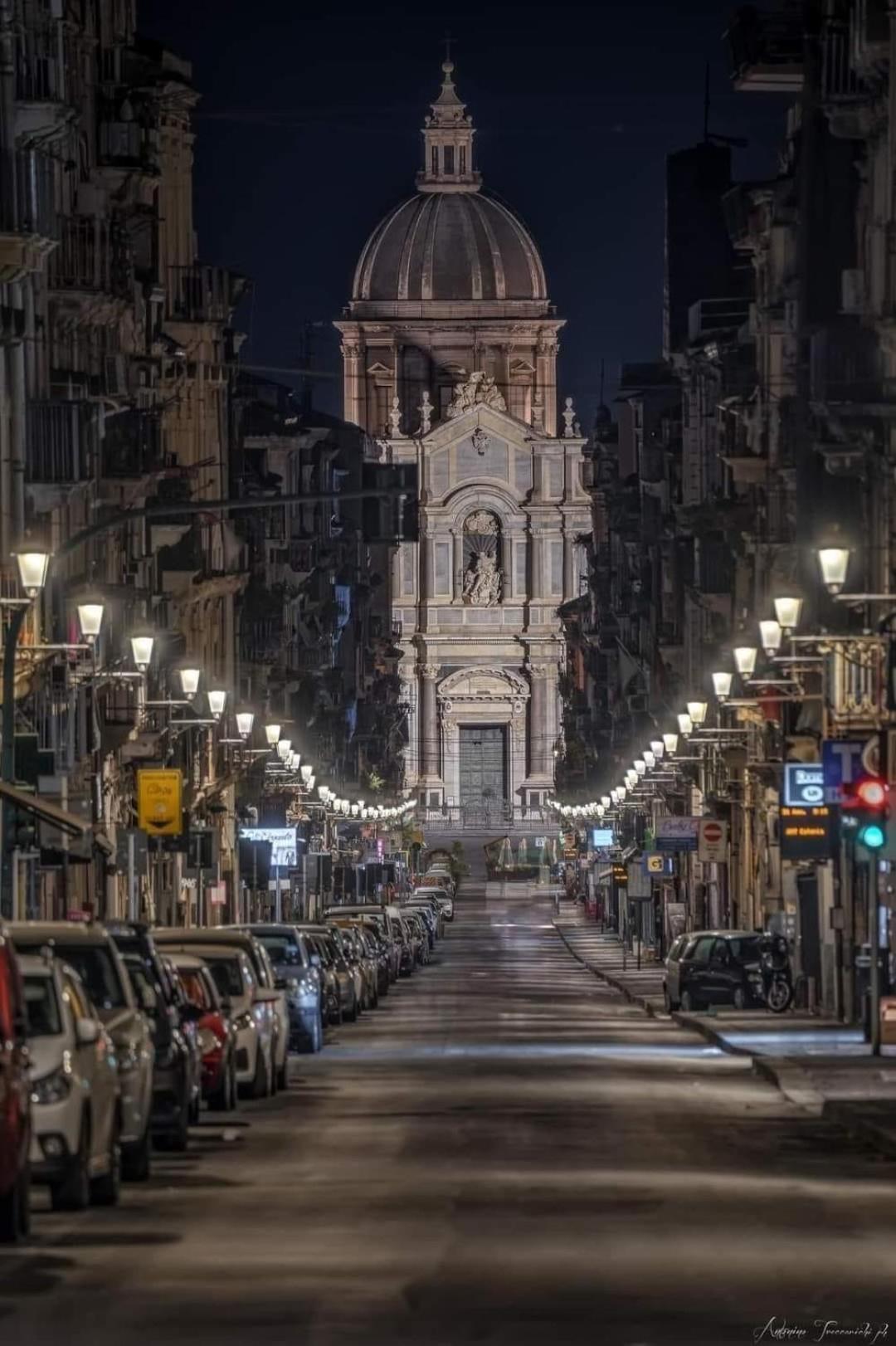 Lorenzo'S House Catania City Centre - Comfortable Large Apartment With 2 Bedrooms And 2 Baths, Close To Trains, Metro And Bus Station Экстерьер фото